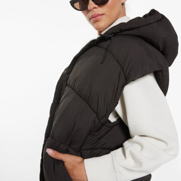 Zella WOMENS Black Longline Hooded Puffer Vest - Picture 10 of 13